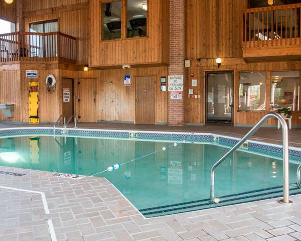 Pool - Quality Inn Hudsonville