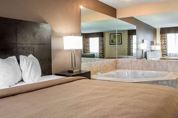 Suite - Quality Inn Byron Center Grand Rapids