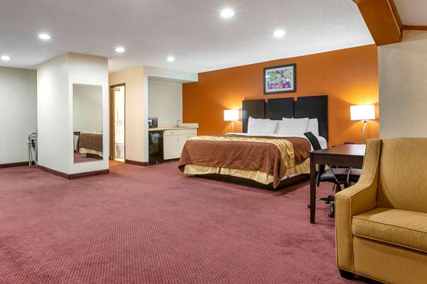 Suite - Rodeway Inn Coopersville