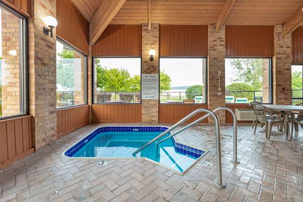 Pool - Rodeway Inn Coopersville
