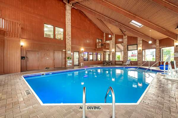 Pool - Rodeway Inn Coopersville