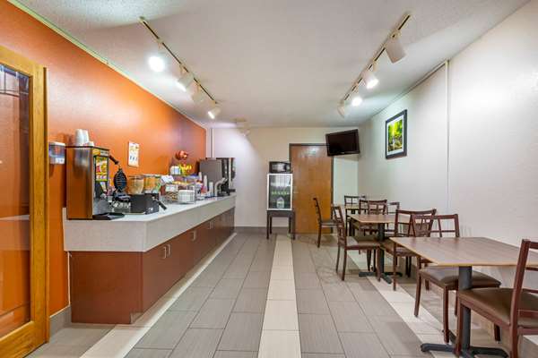 Amenities - Rodeway Inn Coopersville