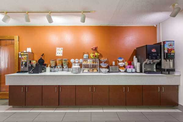 Amenities - Rodeway Inn Coopersville