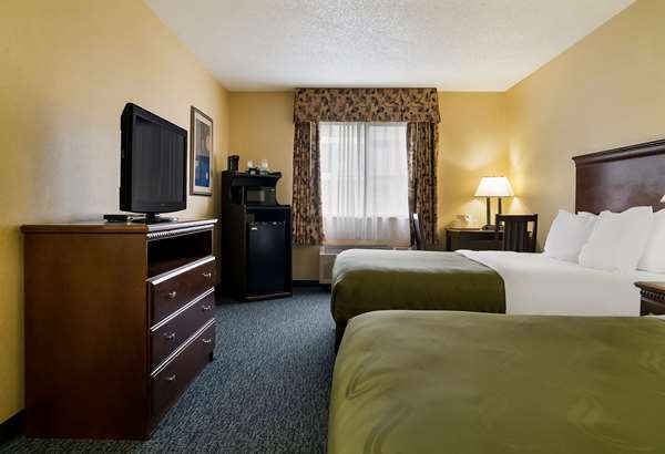  - Quality Inn Grand Blanc - I-75, Exit 108