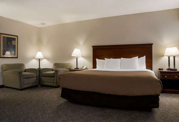 Suite - Quality Inn Grand Blanc - I-75, Exit 108
