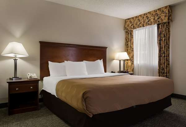 Suite - Quality Inn Grand Blanc - I-75, Exit 108