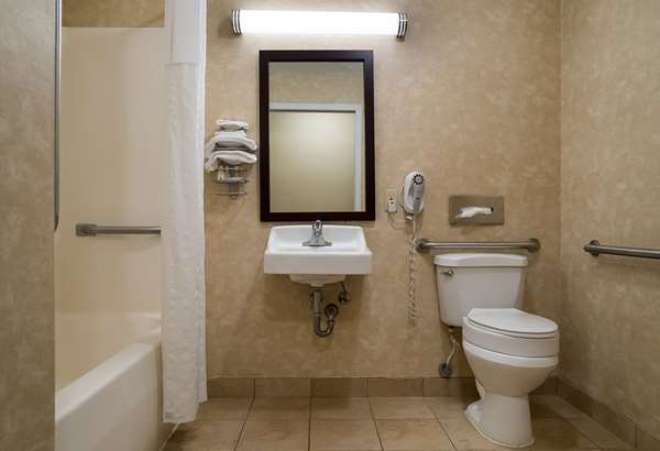  - Quality Inn Grand Blanc - I-75, Exit 108