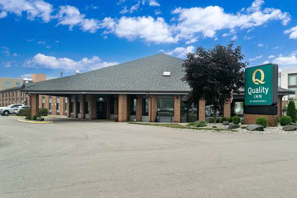 Exterior view - Quality Inn Grand Blanc - I-75, Exit 108