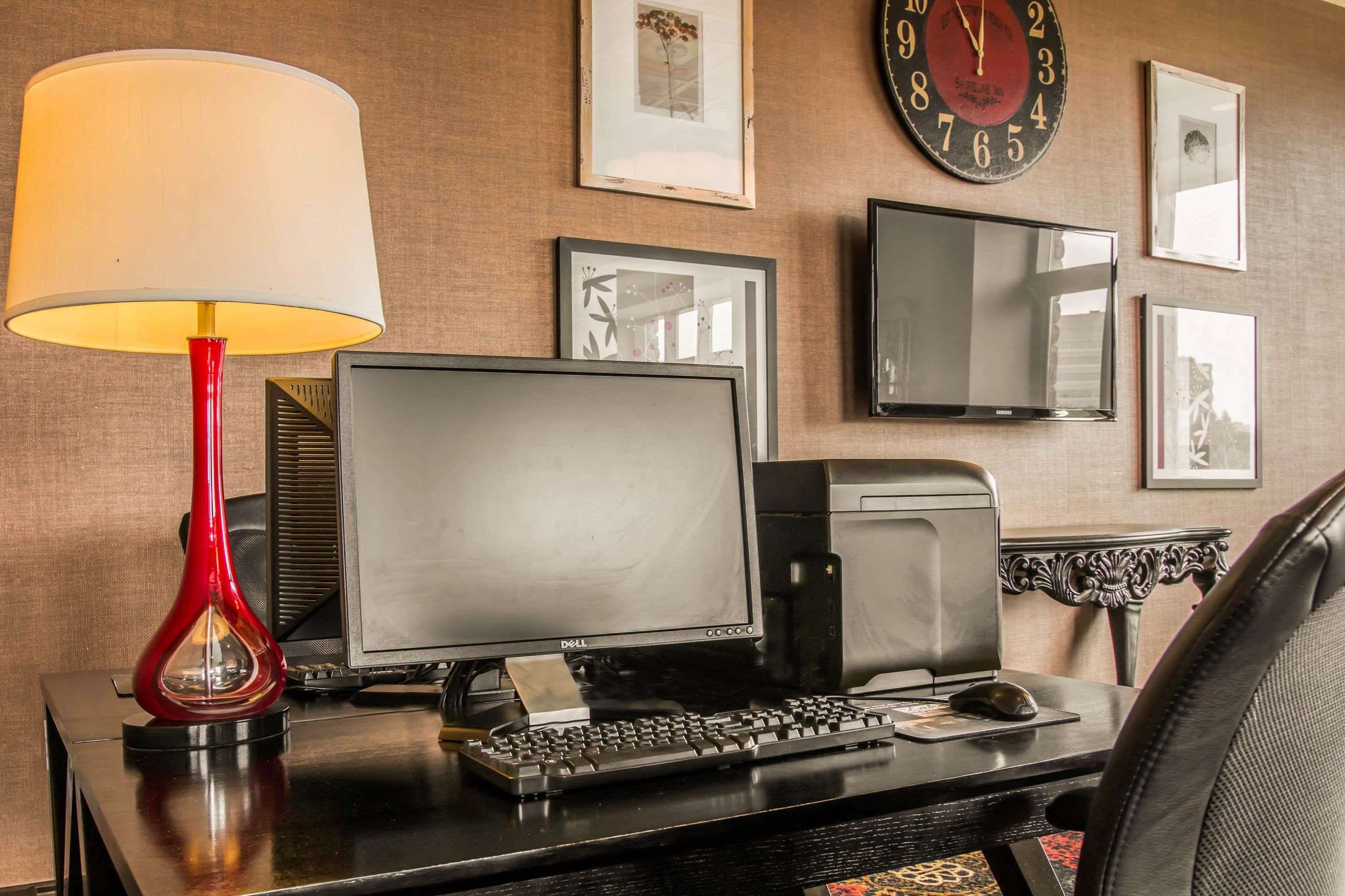 Business center with free wireless Internet access
