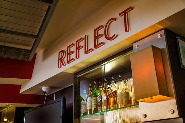 Restaurant - Cambria Hotel Traverse City