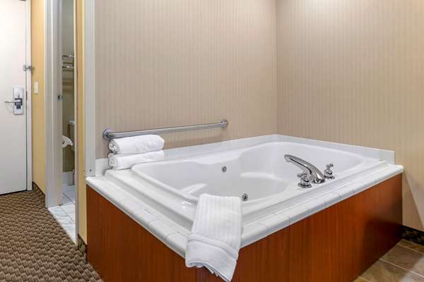  - Comfort Inn Traverse City