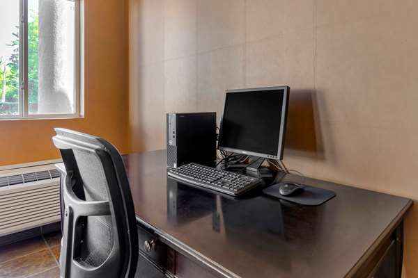 Conference Area - Comfort Inn Traverse City