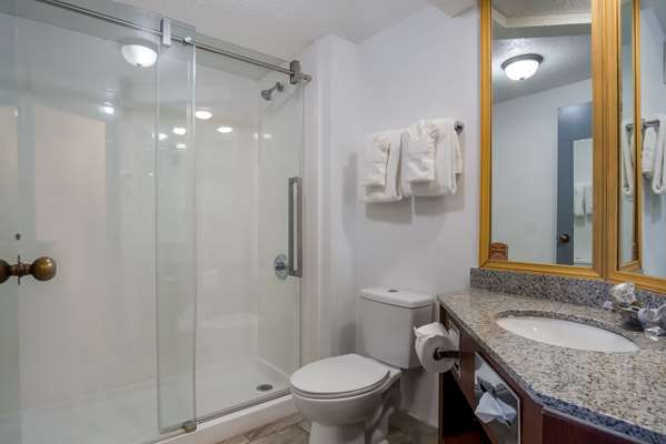  - Clarion Inn & Suites Grand Rapids