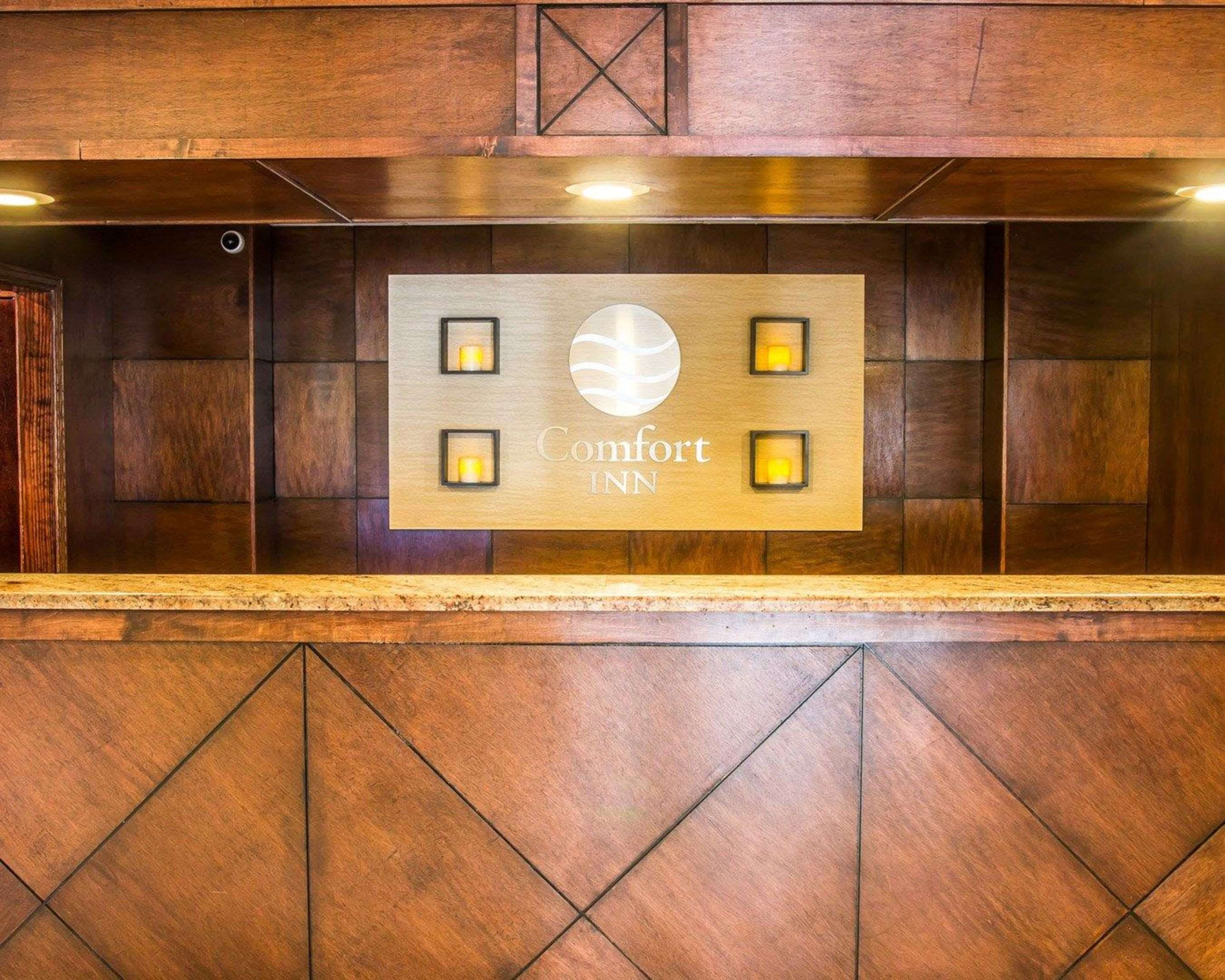 Front desk | Comfort Inn Whitehall near Michigan's Adventure