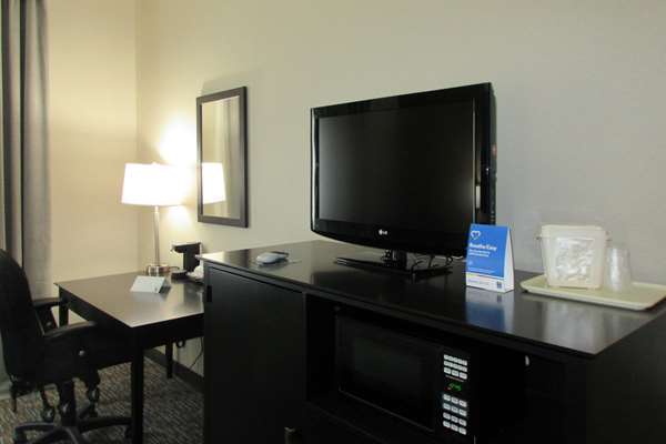  - Comfort Inn Port Huron - I-69 & I-94, Exit 275