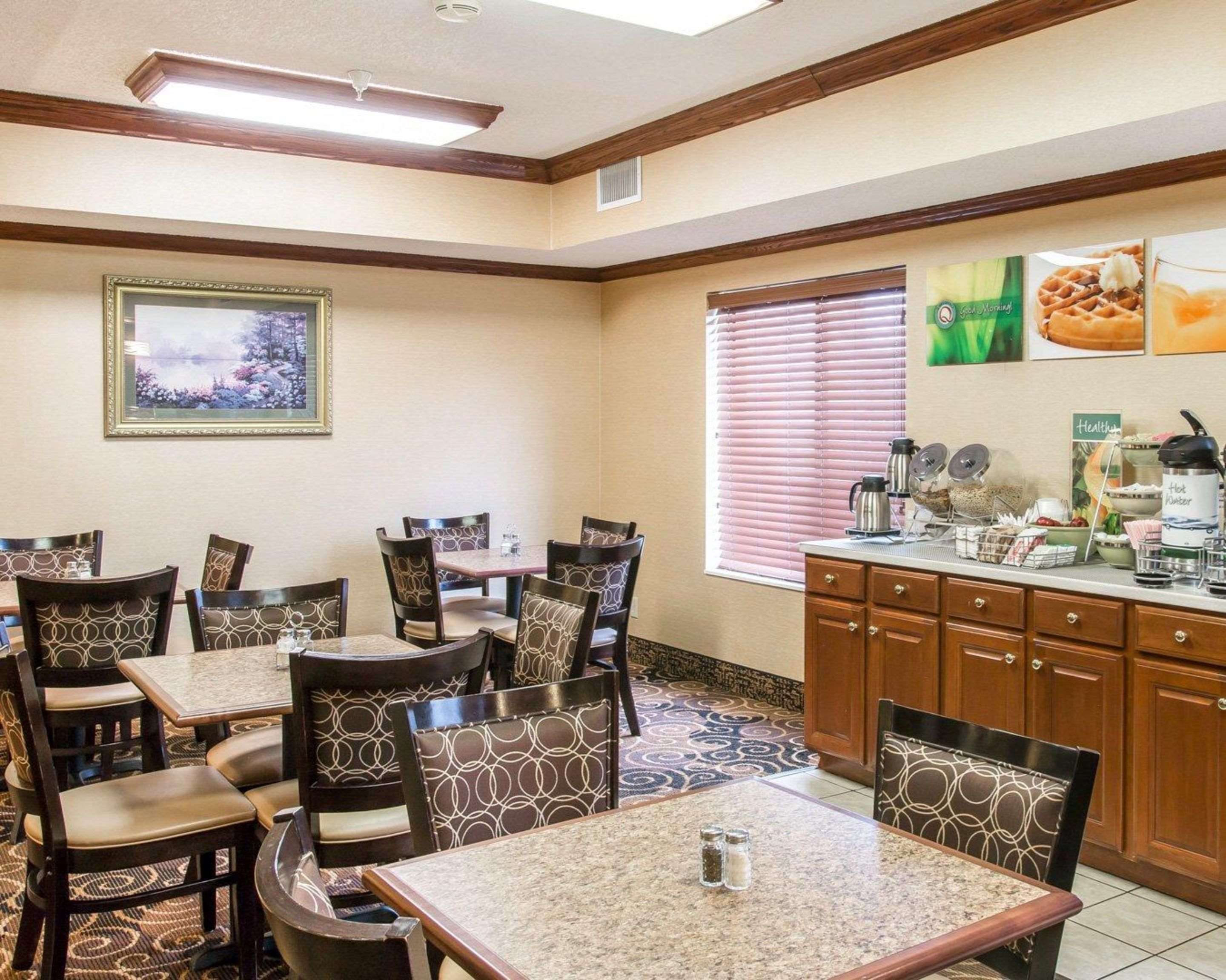 Breakfast room