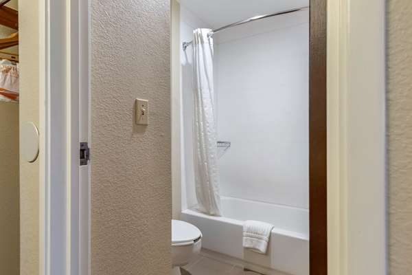  - Comfort Inn Dearborn