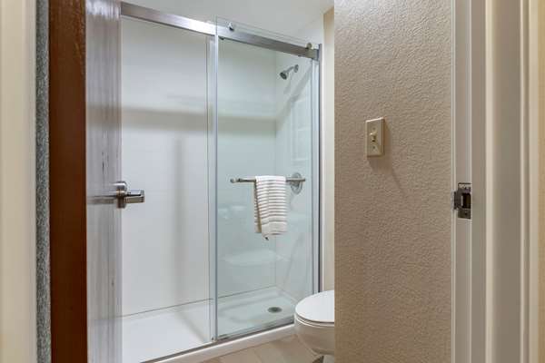  - Comfort Inn Dearborn