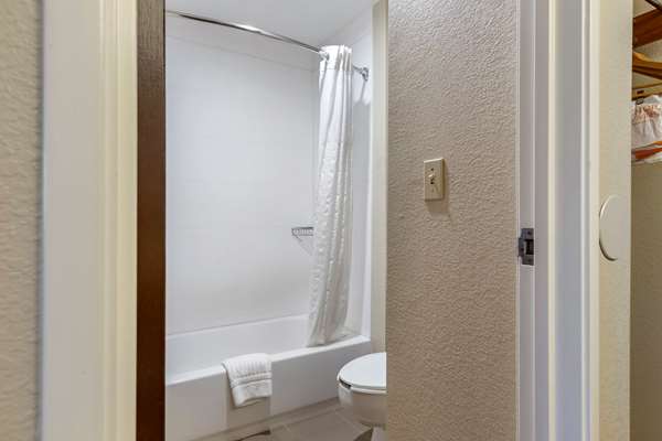  - Comfort Inn Dearborn