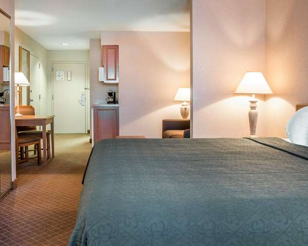 Suite - Quality Inn & Suites Monroe - I-75, Exit 15