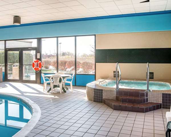 Pool - Quality Inn & Suites Monroe - I-75, Exit 15