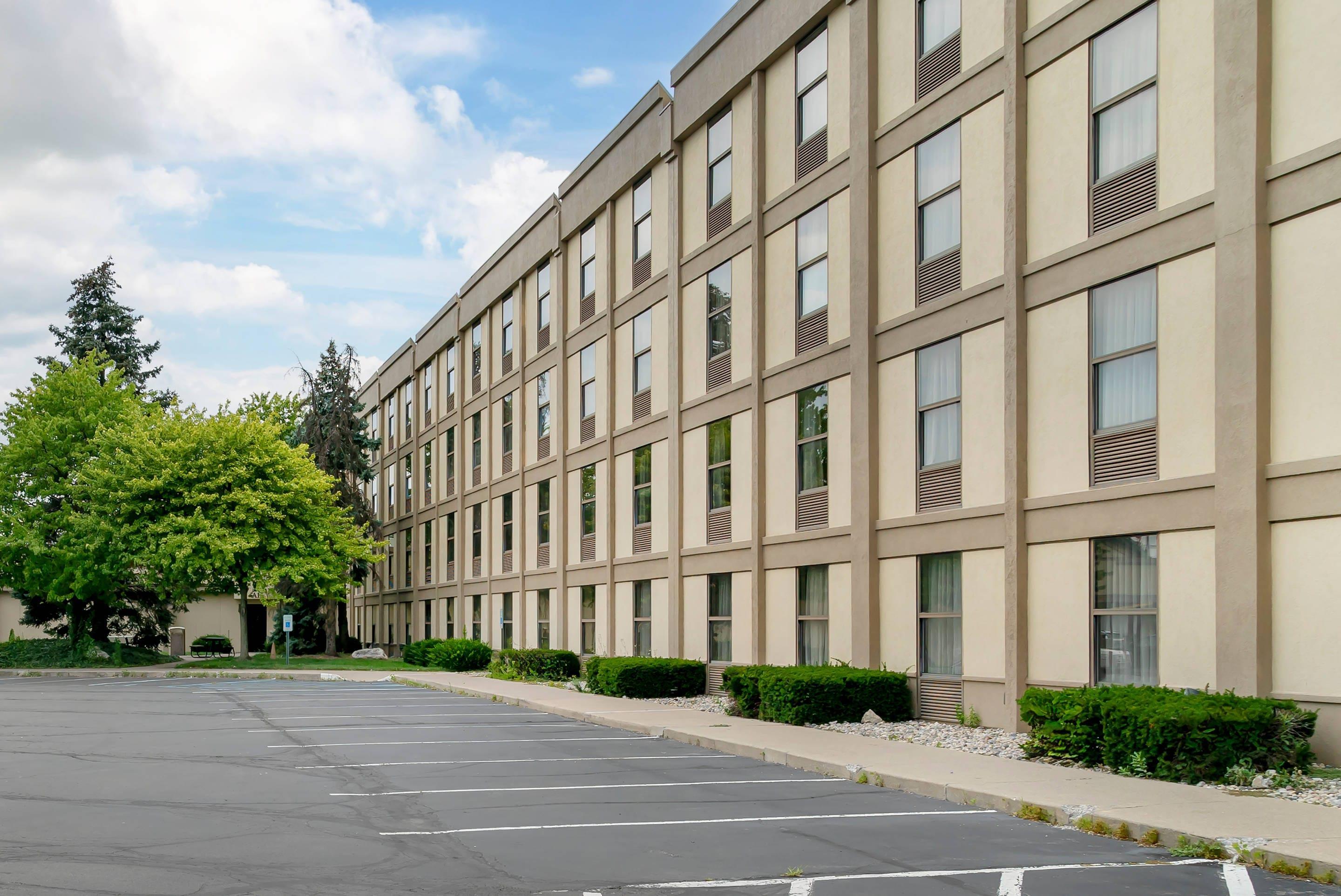 Hotel exterior | Quality Inn & Suites