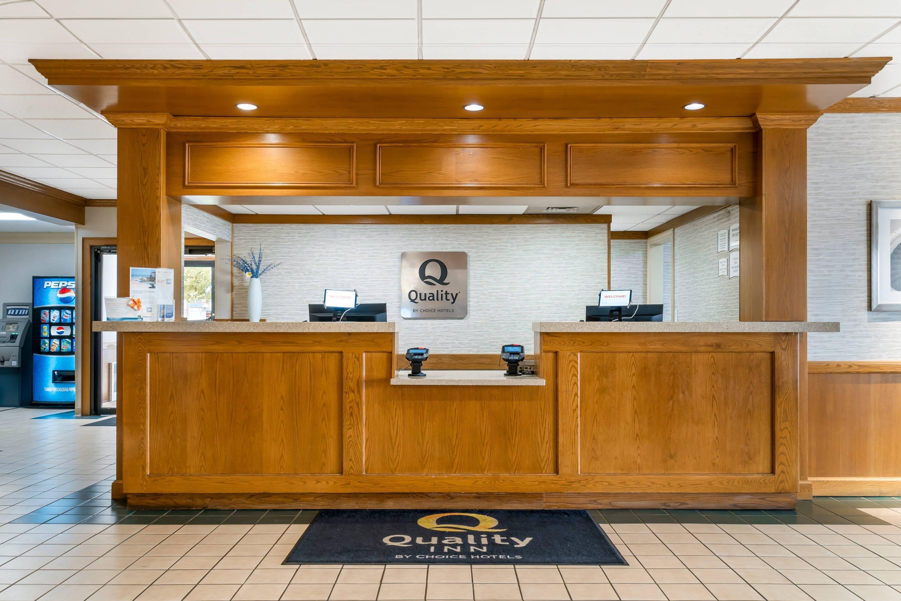 Front desk | Quality Inn & Suites