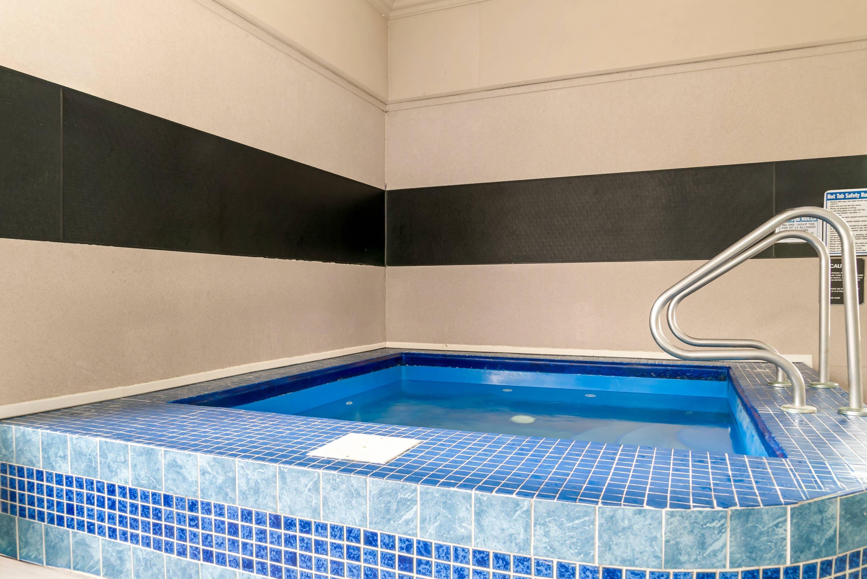 Indoor pool | Quality Inn & Suites