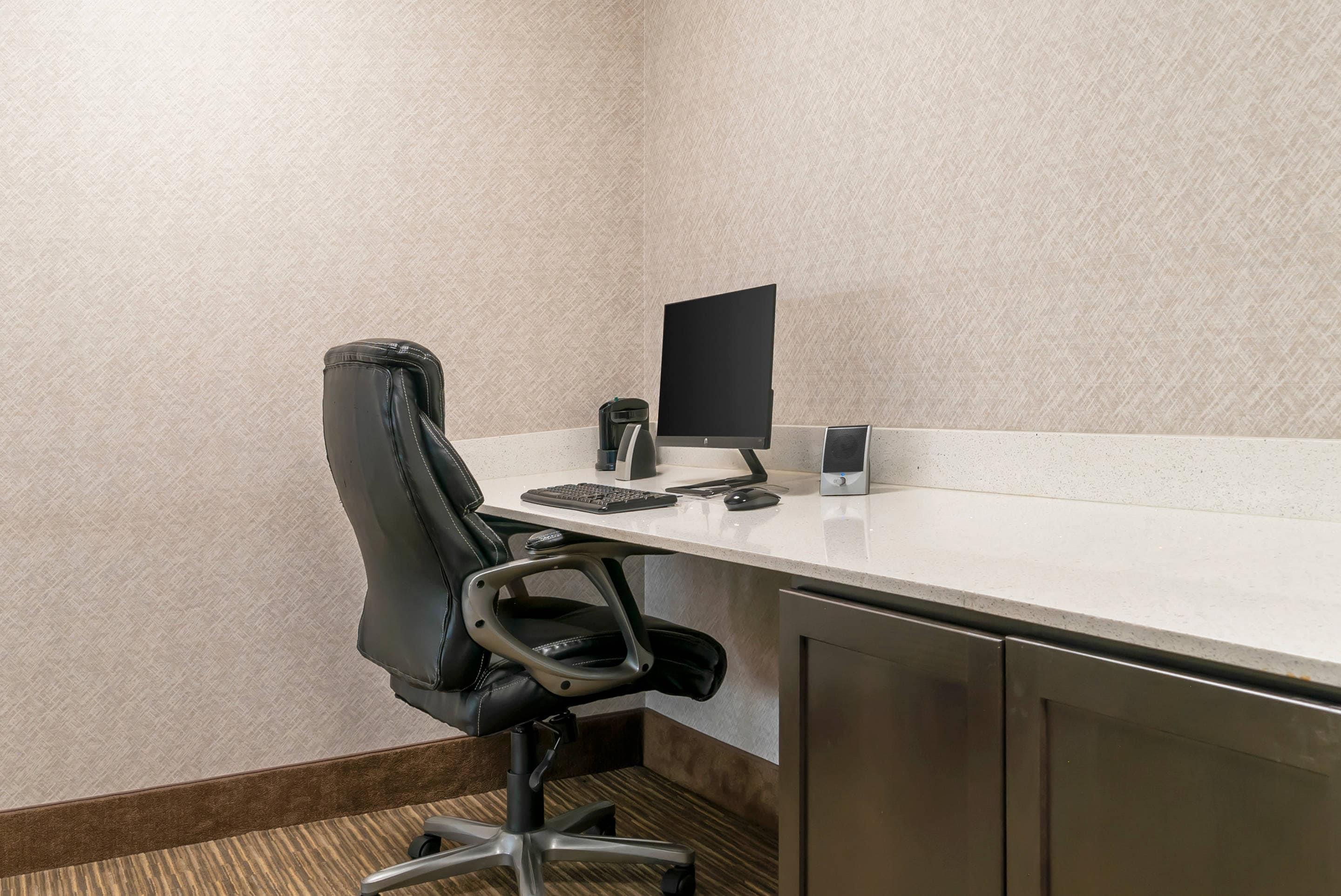 Business center | Quality Inn & Suites