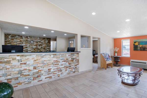  - Rodeway Inn Auburn Hills - I-75, Exit 79