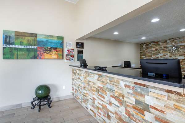  - Rodeway Inn Auburn Hills - I-75, Exit 79