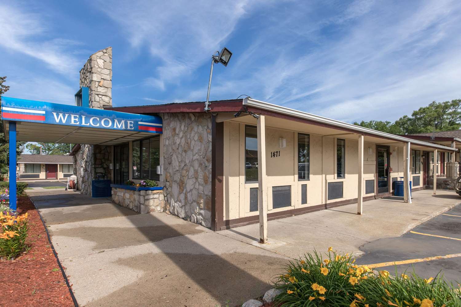 Rodeway Inn Auburn Hills, MI See Discounts