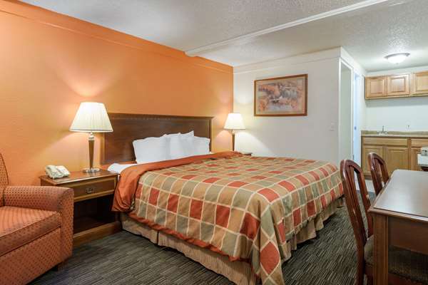  - Rodeway Inn Auburn Hills - I-75, Exit 79