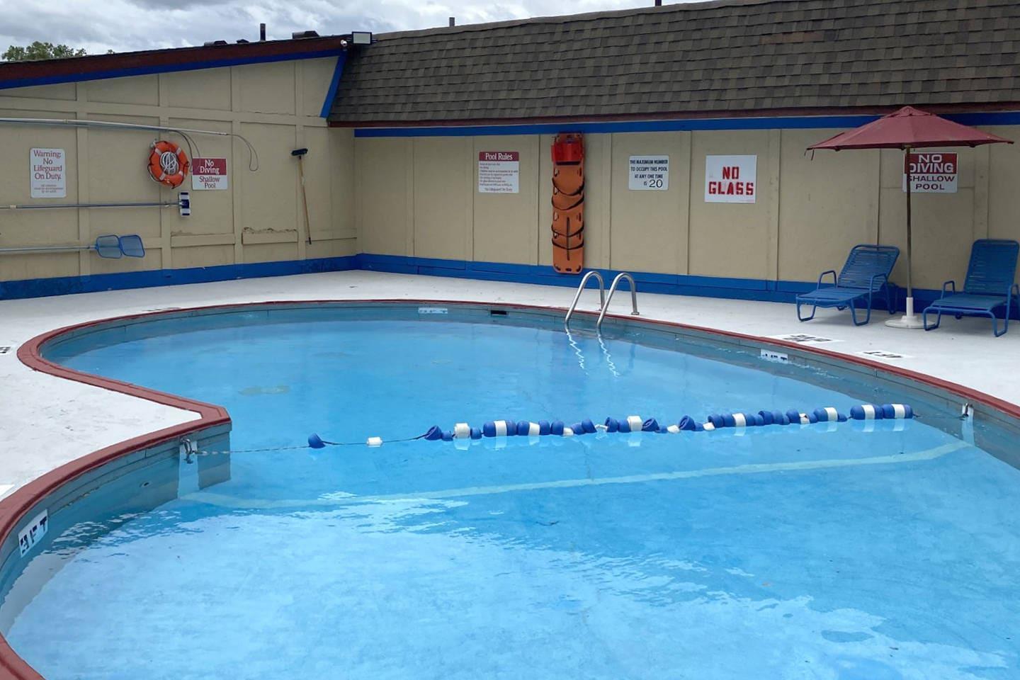 Outdoor pool | Rodeway Inn Auburn Hills