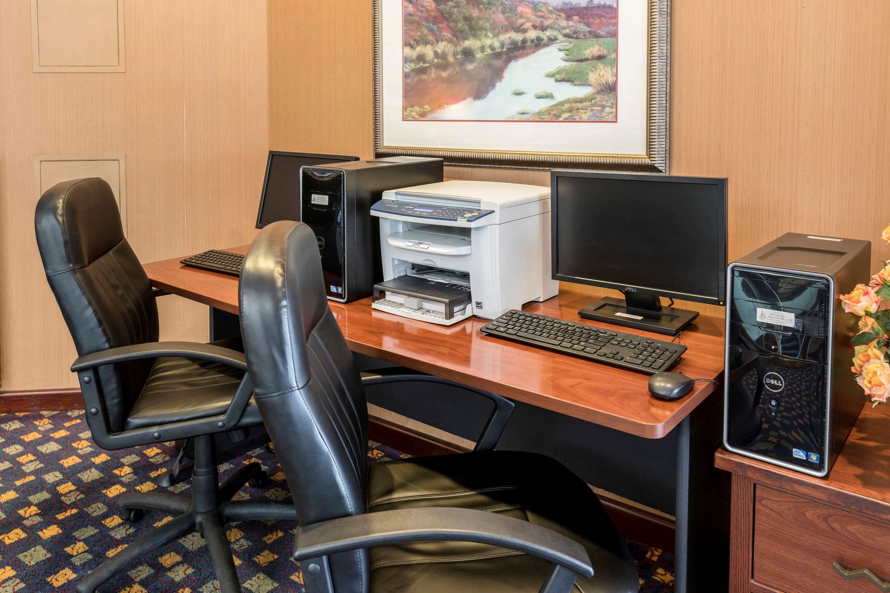 Business center | Quality Inn