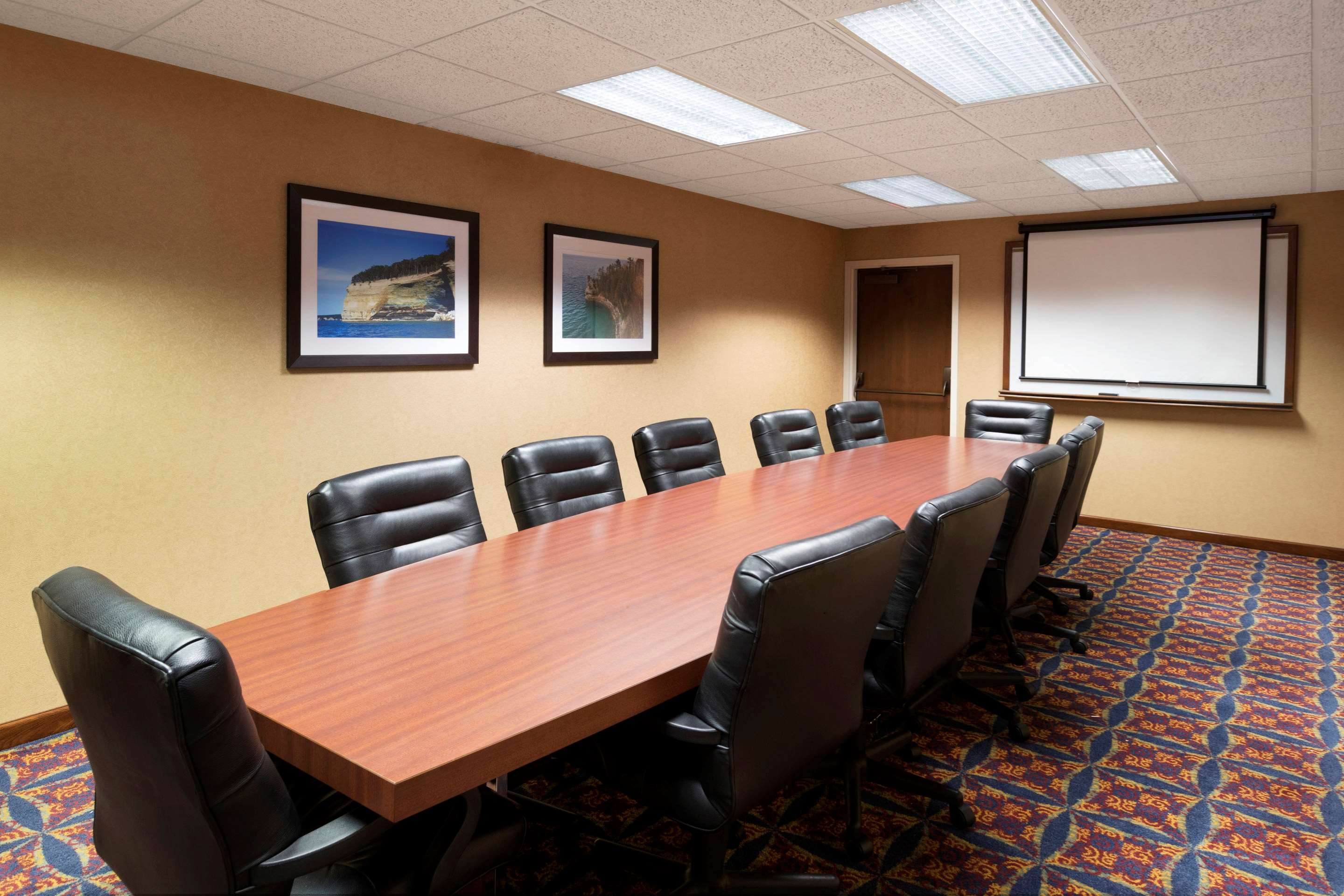 Boardroom | Quality Inn