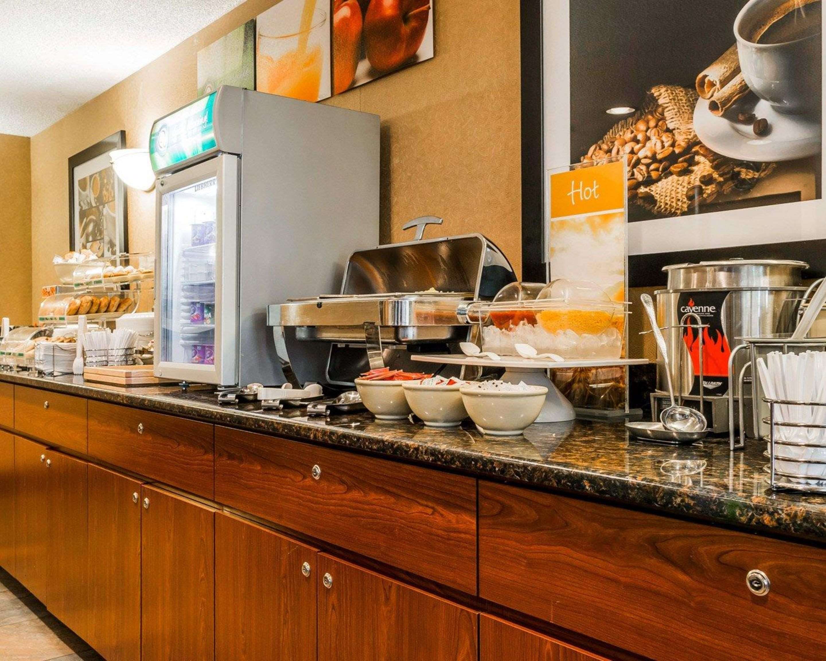 Breakfast counter | Quality Inn