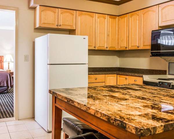 Suite - Comfort Inn Utica