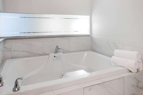  - Comfort Inn Plainwell