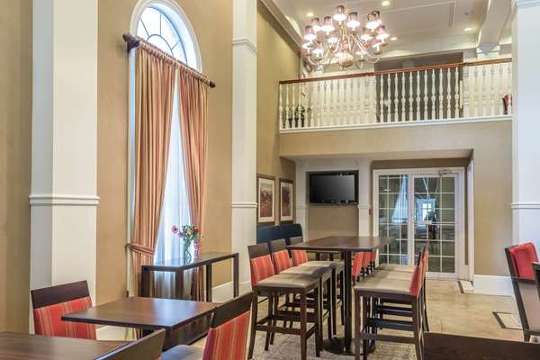 Amenities - Comfort Inn Plainwell