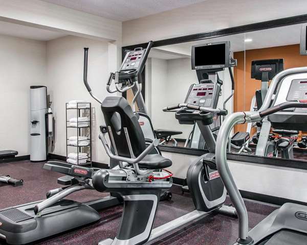 Fitness/ Exercise Room - Quality Inn & Suites Warren