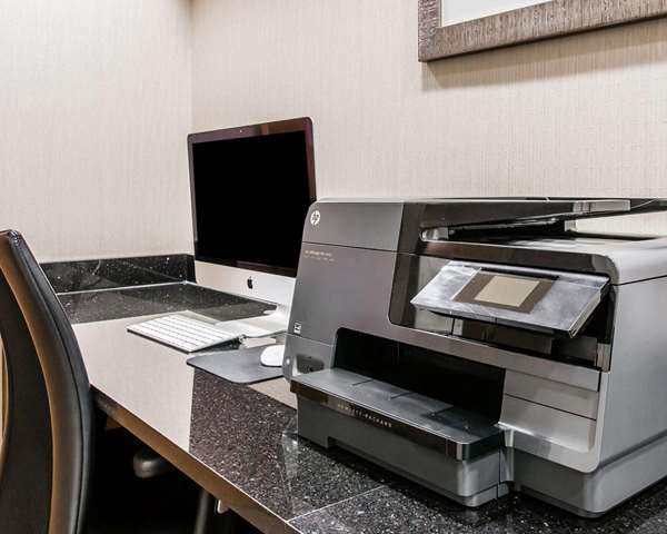 Conference Area - Quality Inn & Suites Warren