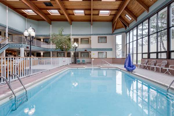 Pool - Rodeway Inn Grandville