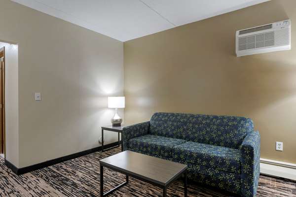 Suite - Rodeway Inn Grandville