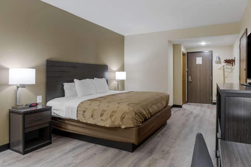 RODEWAY INN GRANDVILLE-guestroom-Guest Room,On-Site.jpg