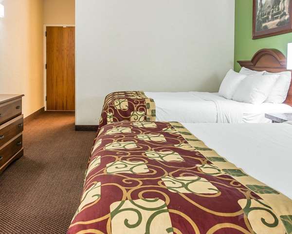  - Clarion Inn Kalamazoo - I-94, Exit 80