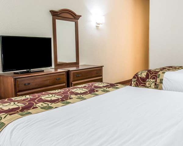  - Clarion Inn Kalamazoo - I-94, Exit 80