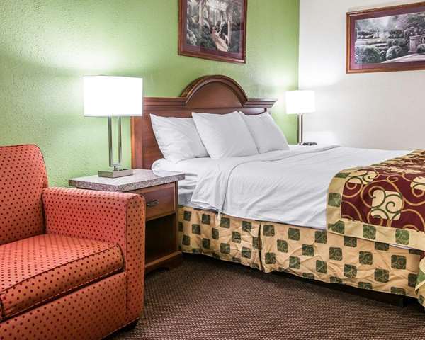  - Clarion Inn Kalamazoo - I-94, Exit 80