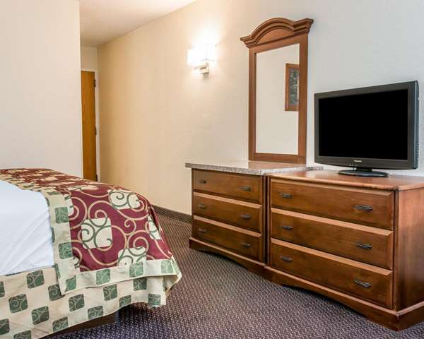  - Clarion Inn Kalamazoo - I-94, Exit 80