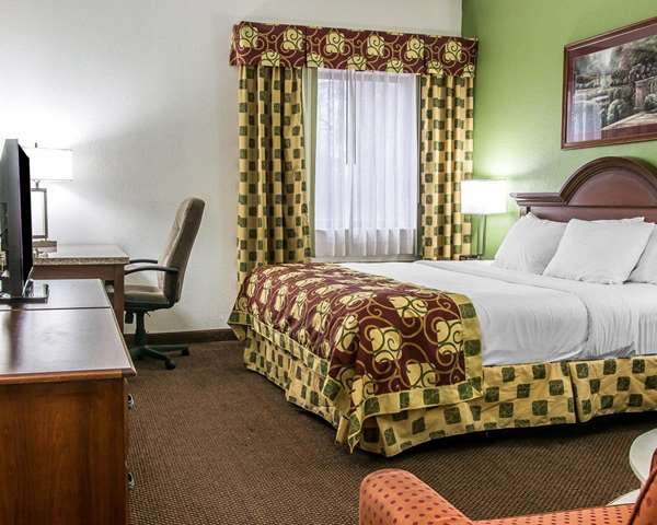 Suite - Clarion Inn Kalamazoo - I-94, Exit 80